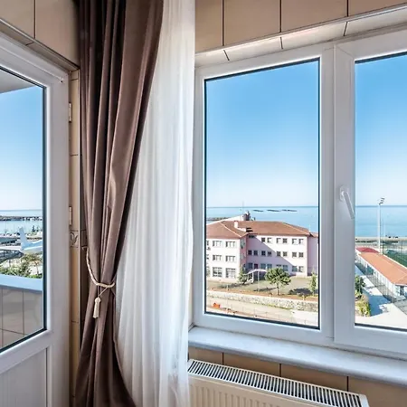 Perfect House Next To Sea In Heart Of *