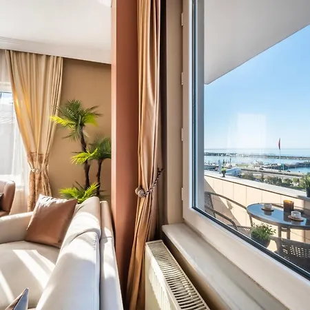 Apartment Perfect House Next To Sea In Heart Of