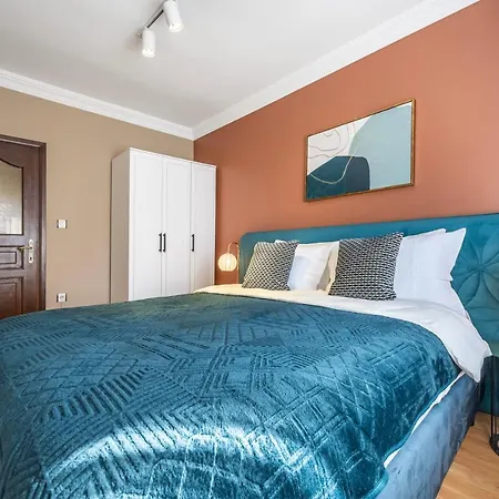 Perfect House Next To Sea In Heart Of Apartment