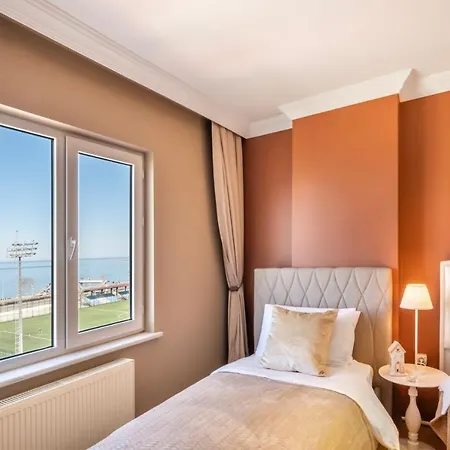 Perfect House Next To Sea In Heart Of Apartment