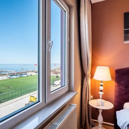 Apartment Perfect House Next To Sea In Heart Of