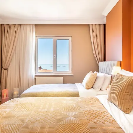 Apartment Perfect House Next To Sea In Heart Of *